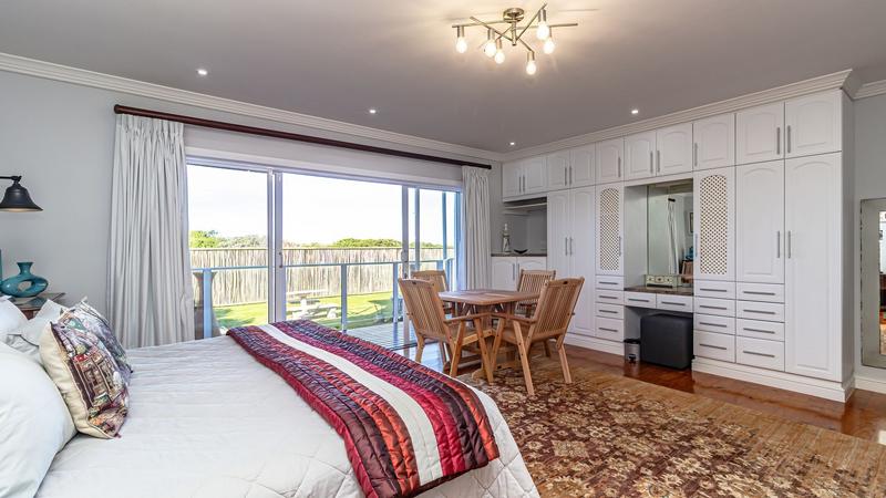 5 Bedroom Property for Sale in Southern Cross Western Cape